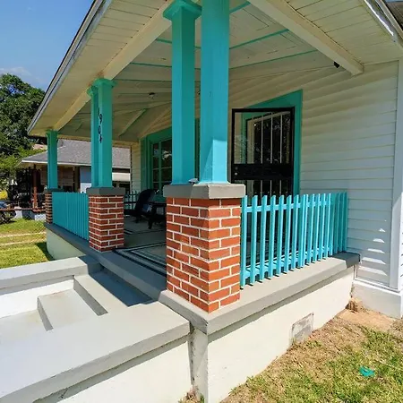 2 Bedroom Quaint Private Bungalow Nr Downtown & Beaches