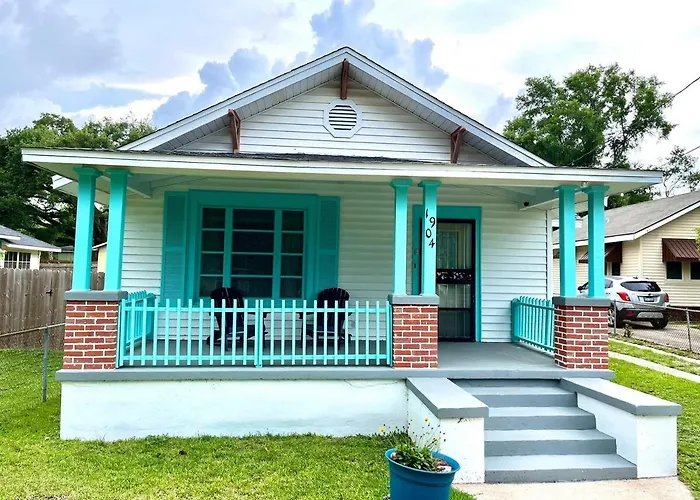 2 Bedroom Quaint Private Nr Downtown & Beaches * Pensacola